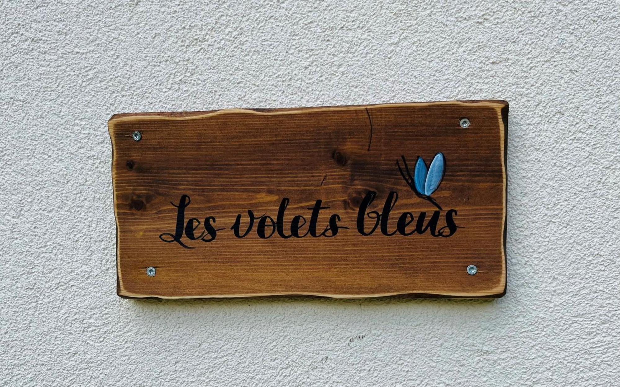 Les Volets Bleus Parmain Exterior foto